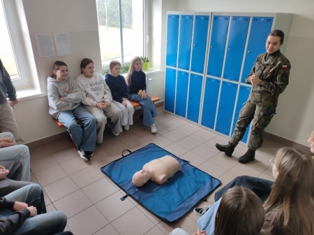 EDUKACJA Z  WOJSKIEM